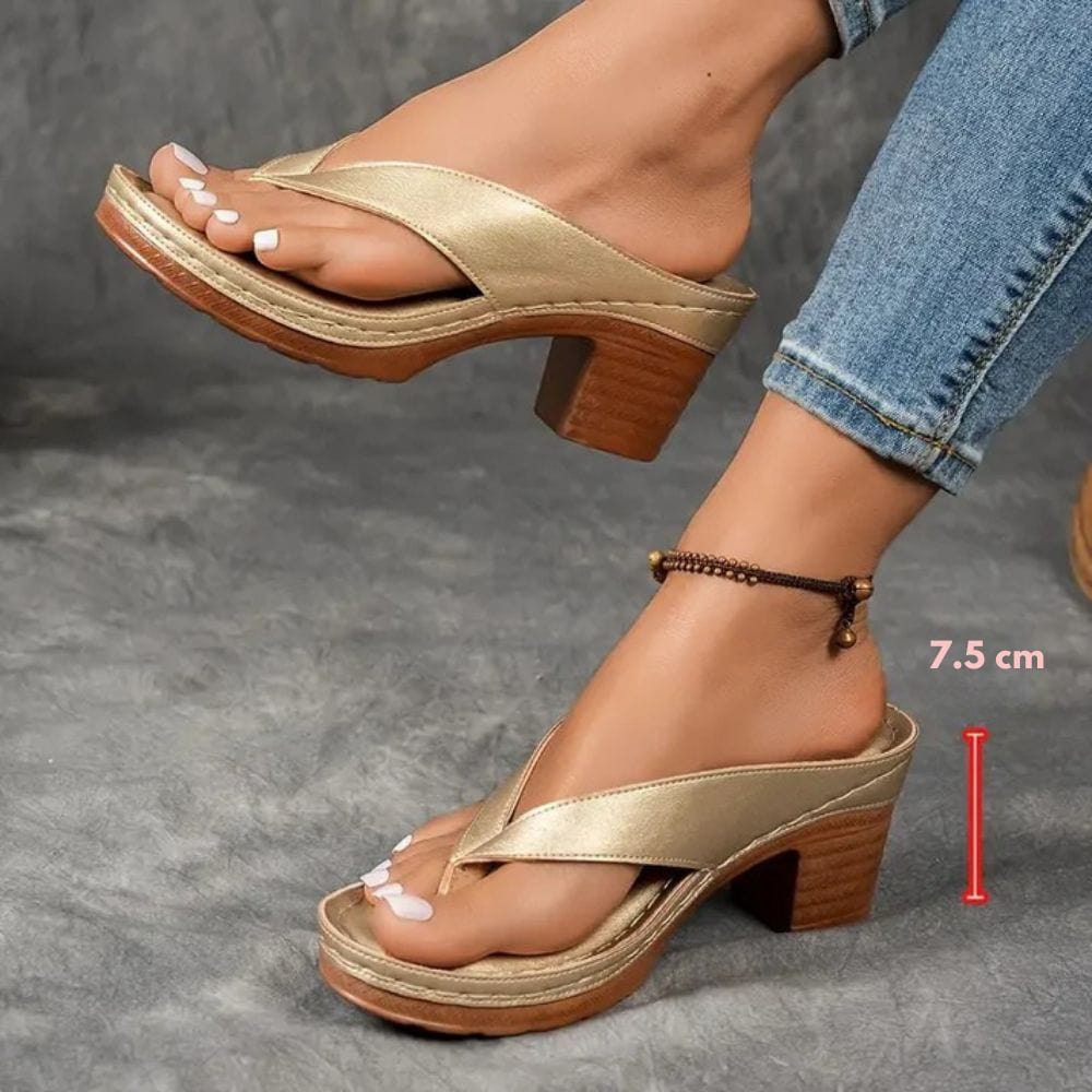 Orthopedic heeled sandals 
