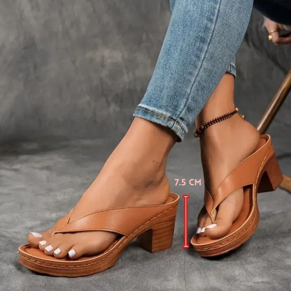 Orthopedic heeled sandals 
