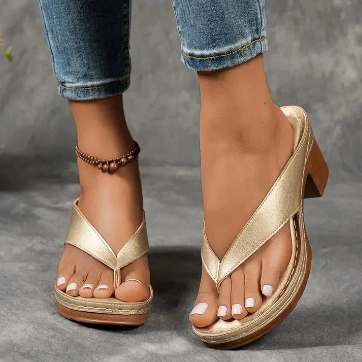 Orthopedic heeled sandals 