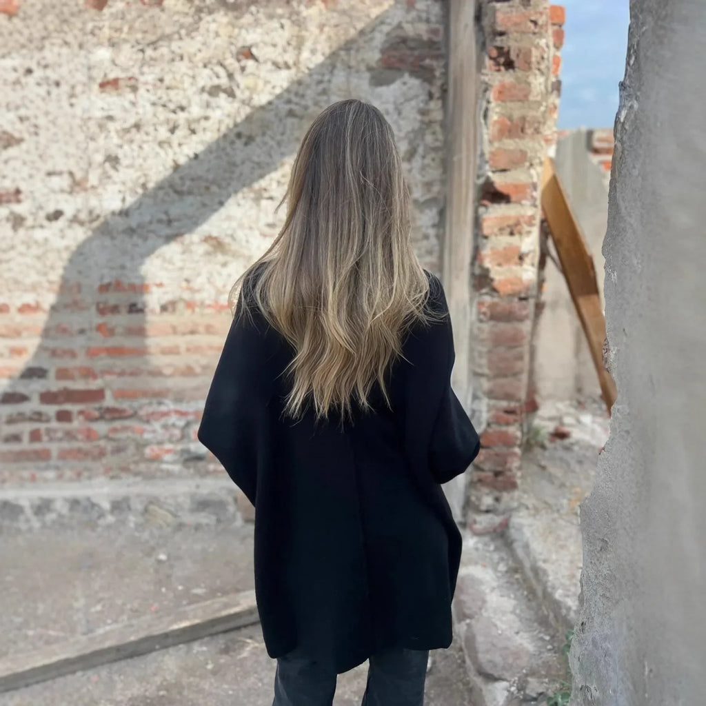 Georgia - Classic Autumn Cardigan